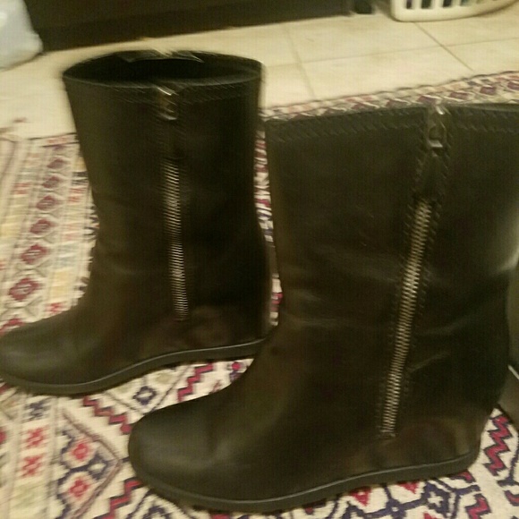 Prada wedge ankle boot - Picture 2 of 5